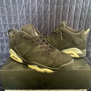 Nike Air Jordan Retro 6 LowTop , size 10 , Black and metallic